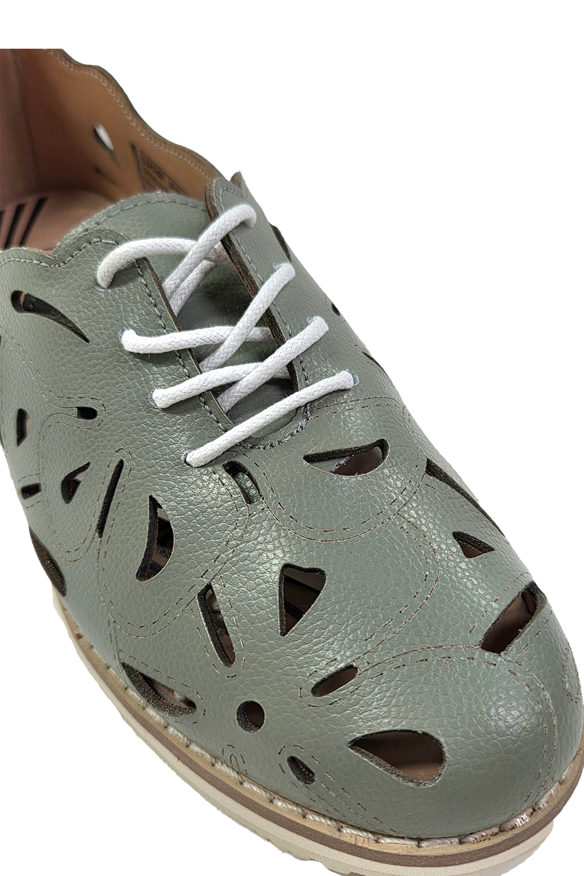 Calila Just Bee Sage Calila CC37145 closeup